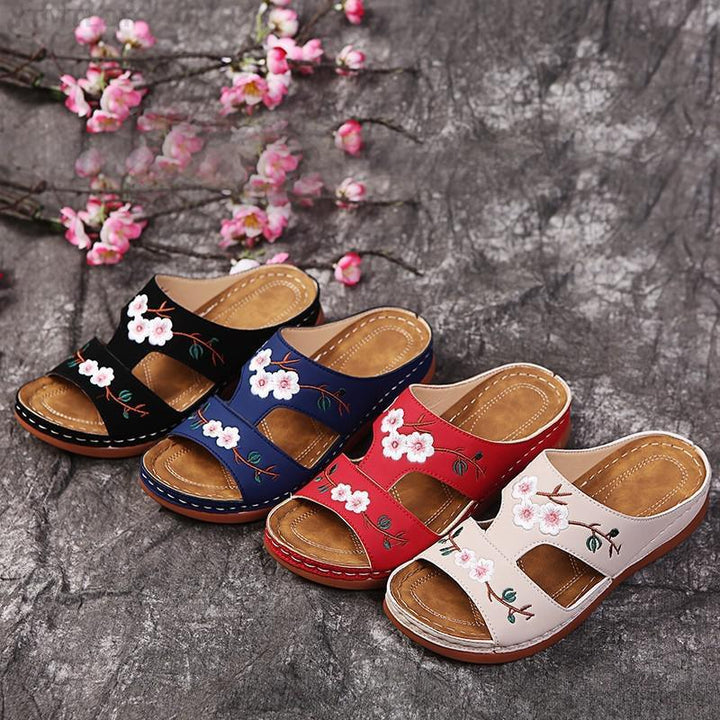Woman Flower Platform Colorful Shoes Comfortable Casual Sandals For Women Comfortable Flower Clip Toe Summer Beach Sandals Fashion Ladies Platform Dress Shoes